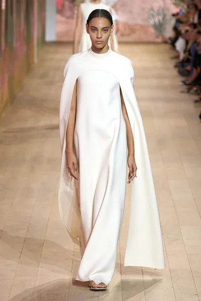 Look 1